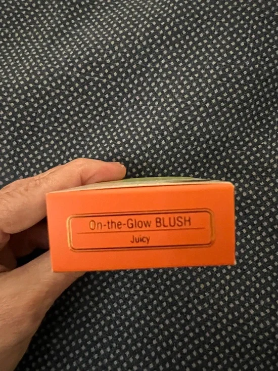 On-the-Glow Blush Stick - Juicy - Picture 2 of 3